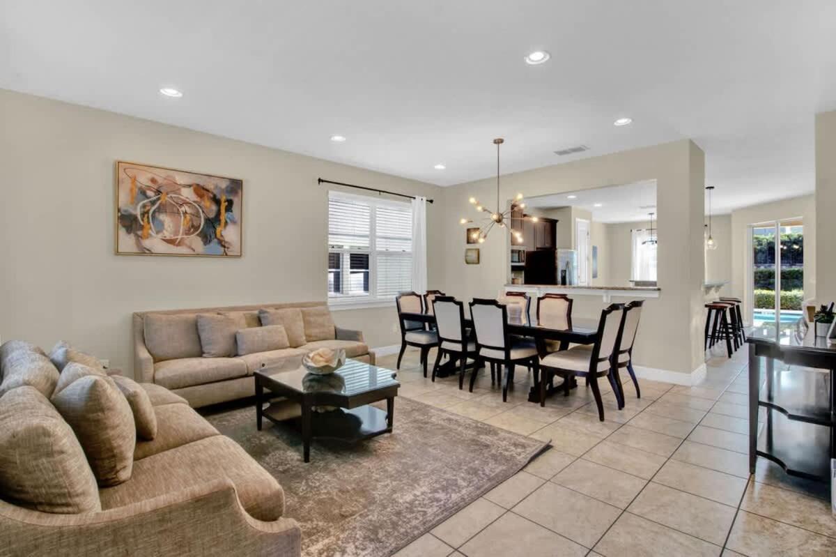 Relaxing 6br W Pool Near Holiday home Orlando