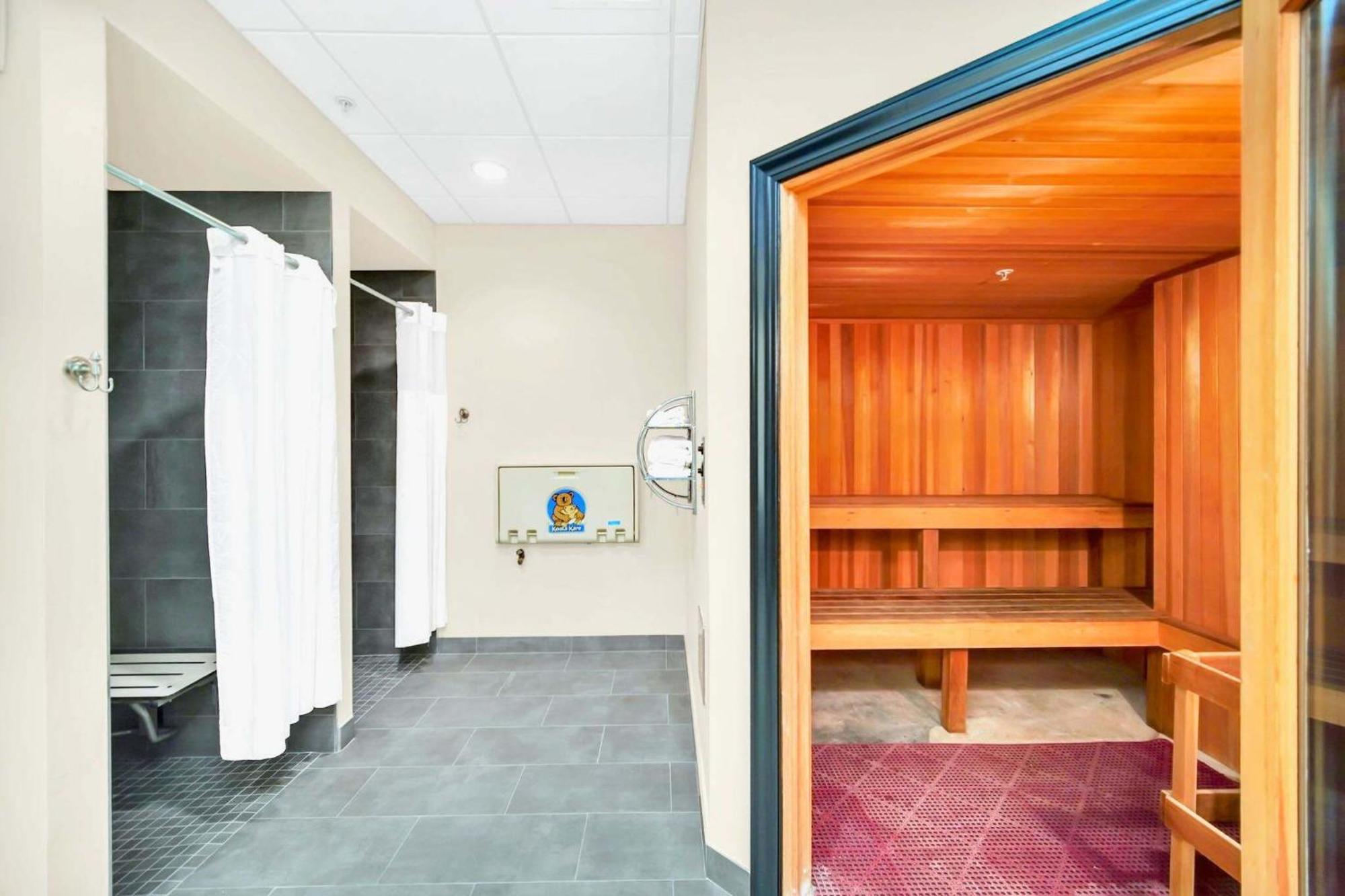 Spacious 3br With Pool & Hot Tub Near Apartment *