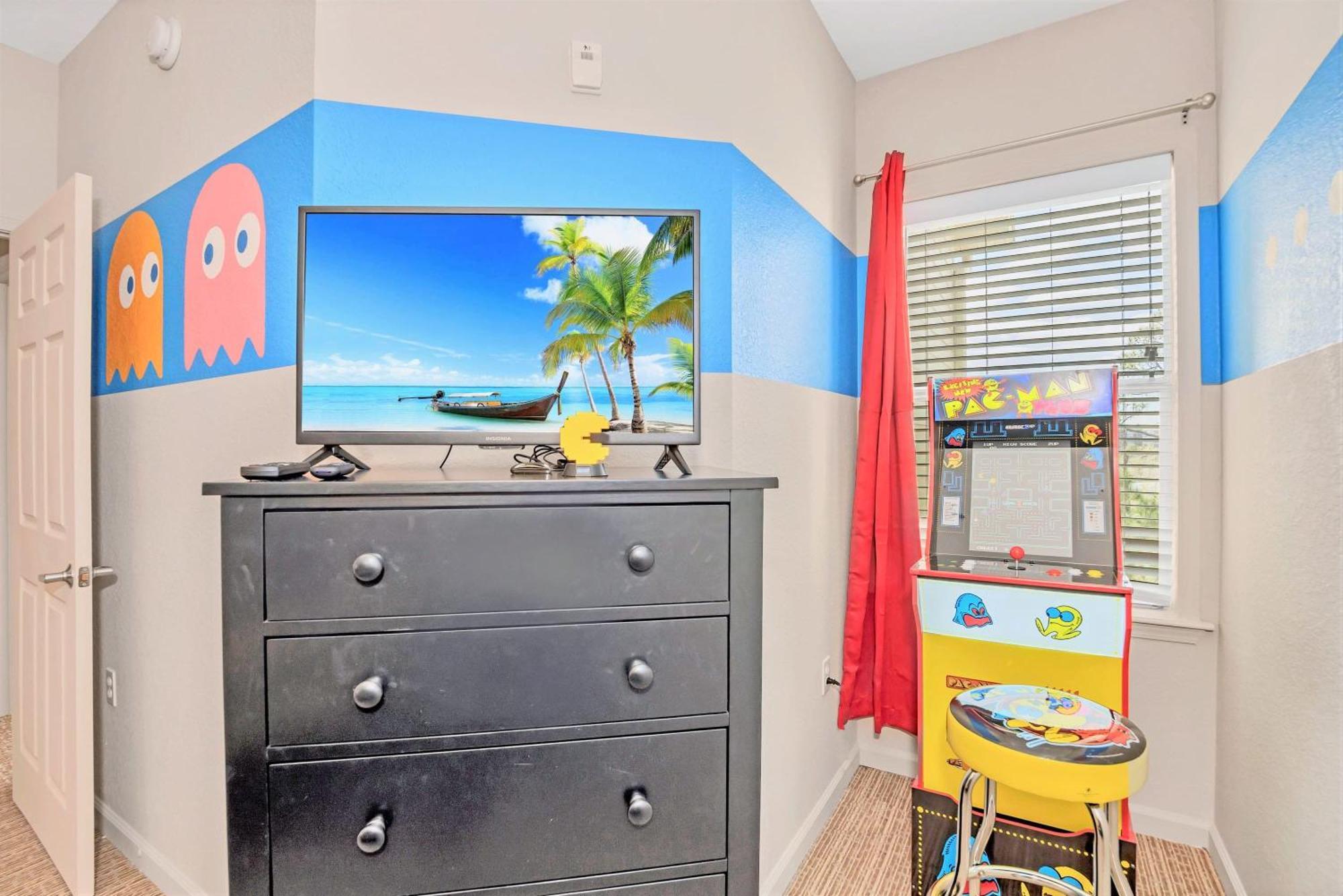 Apartment Spacious 3br With Pool & Hot Tub Near *