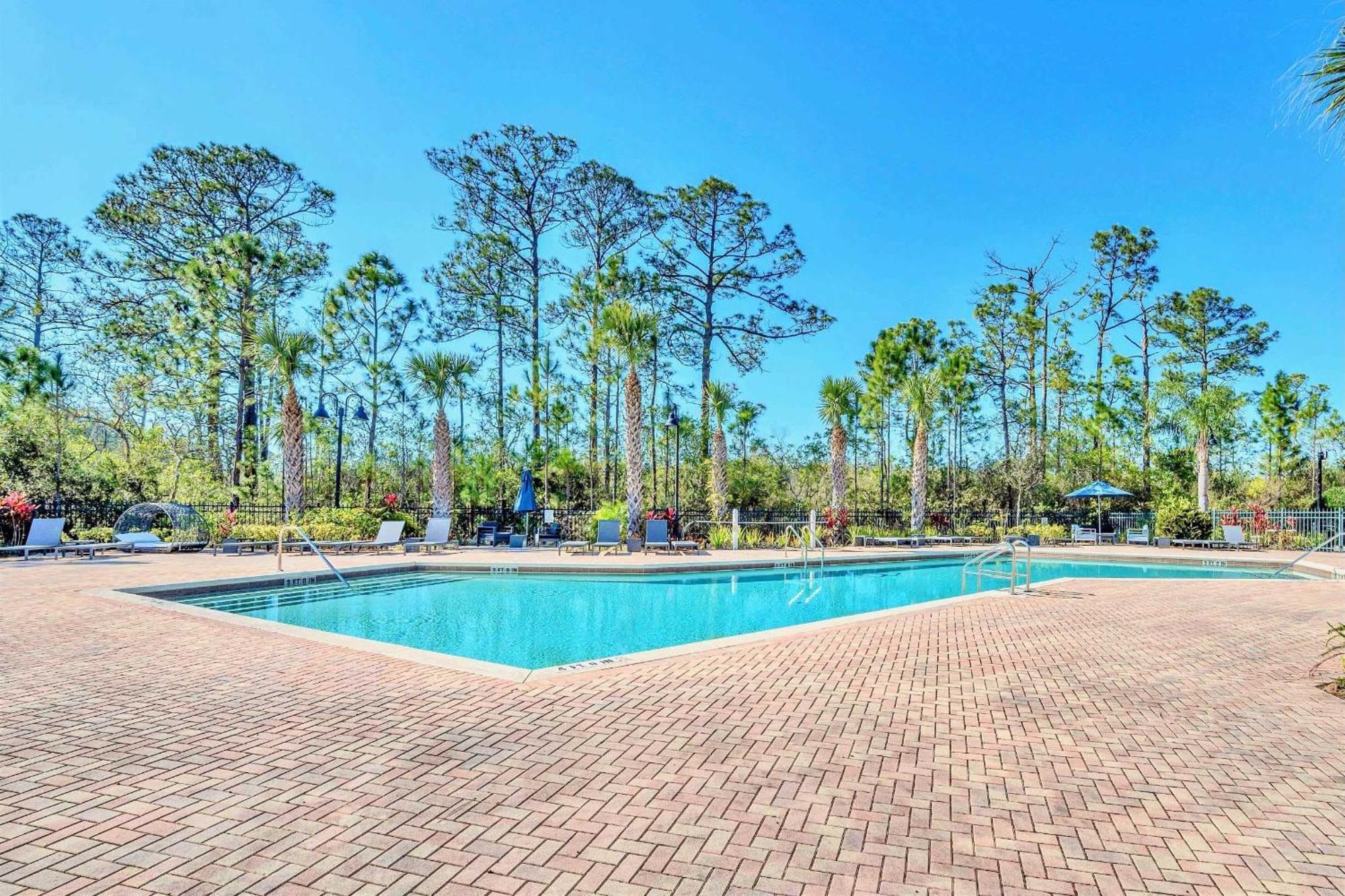 Spacious 3br With Pool & Hot Tub Near *