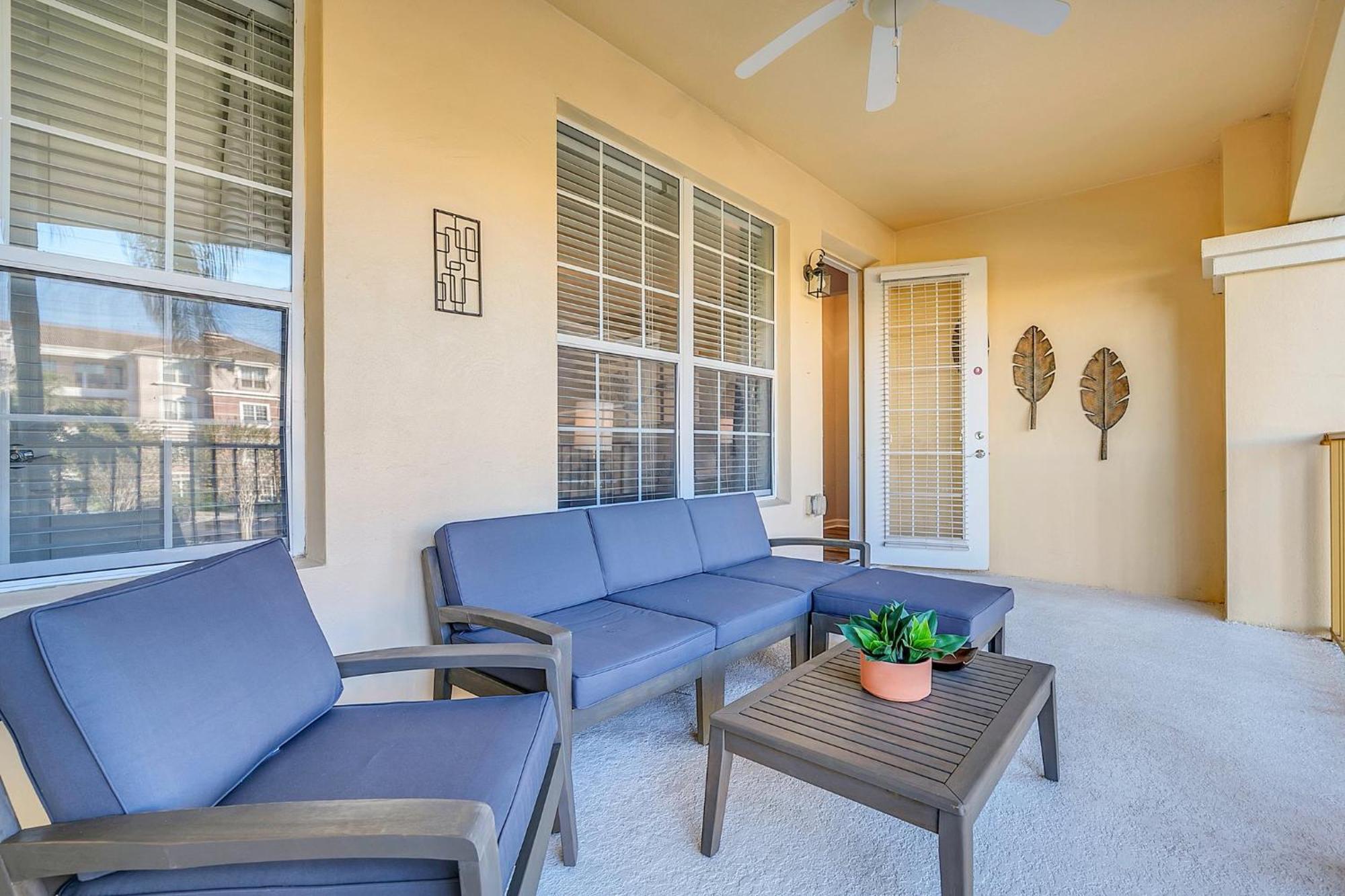 Stylish Vista Cay Magic Near Theme Parks, And Walk To The Convention Center Apartment Orlando
