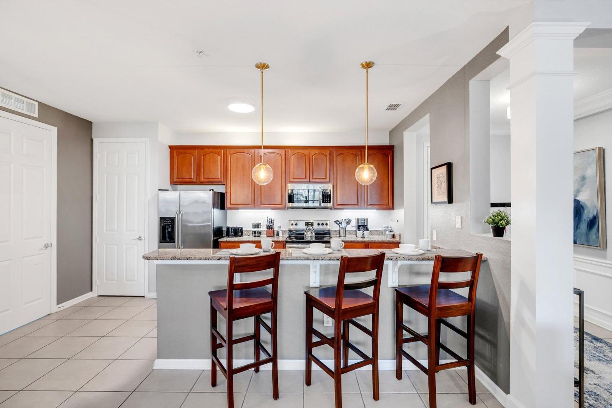 Stylish Vista Cay Magic Near Theme Parks, And Walk To The Convention Center Orlando