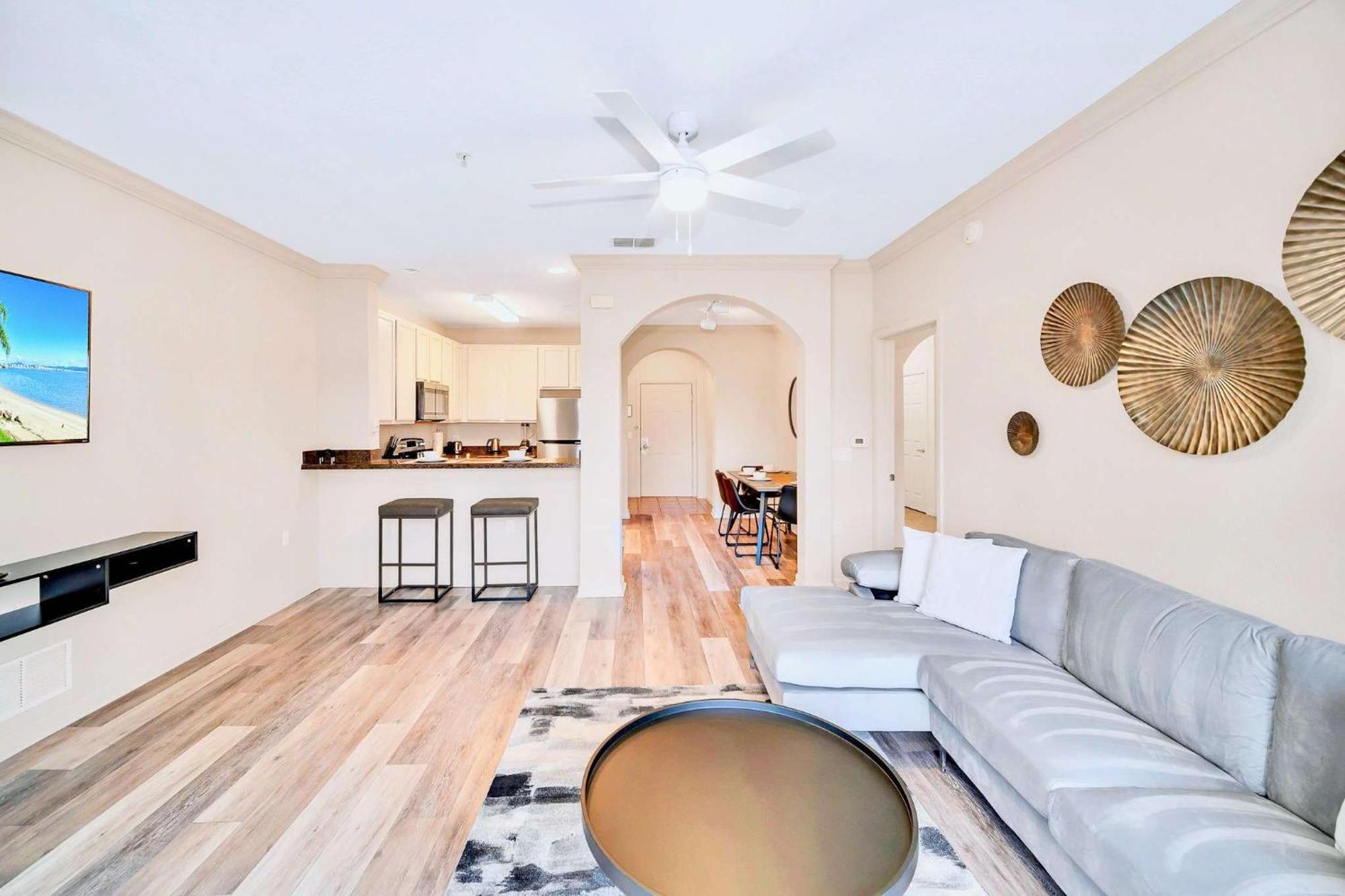 Apartment With Patio- Near Disney! Holiday home