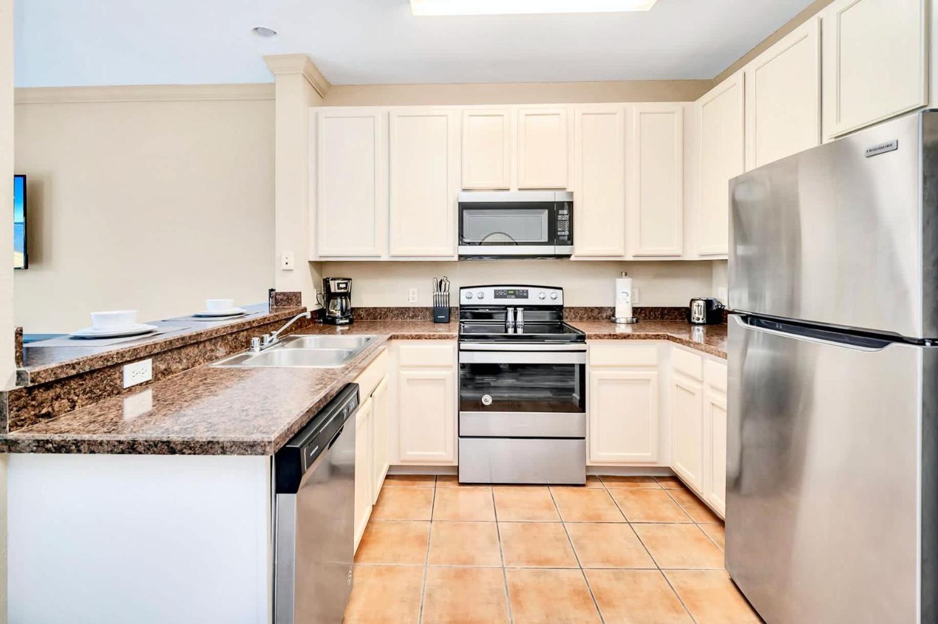 Apartment With Patio- Near Disney! Holiday home