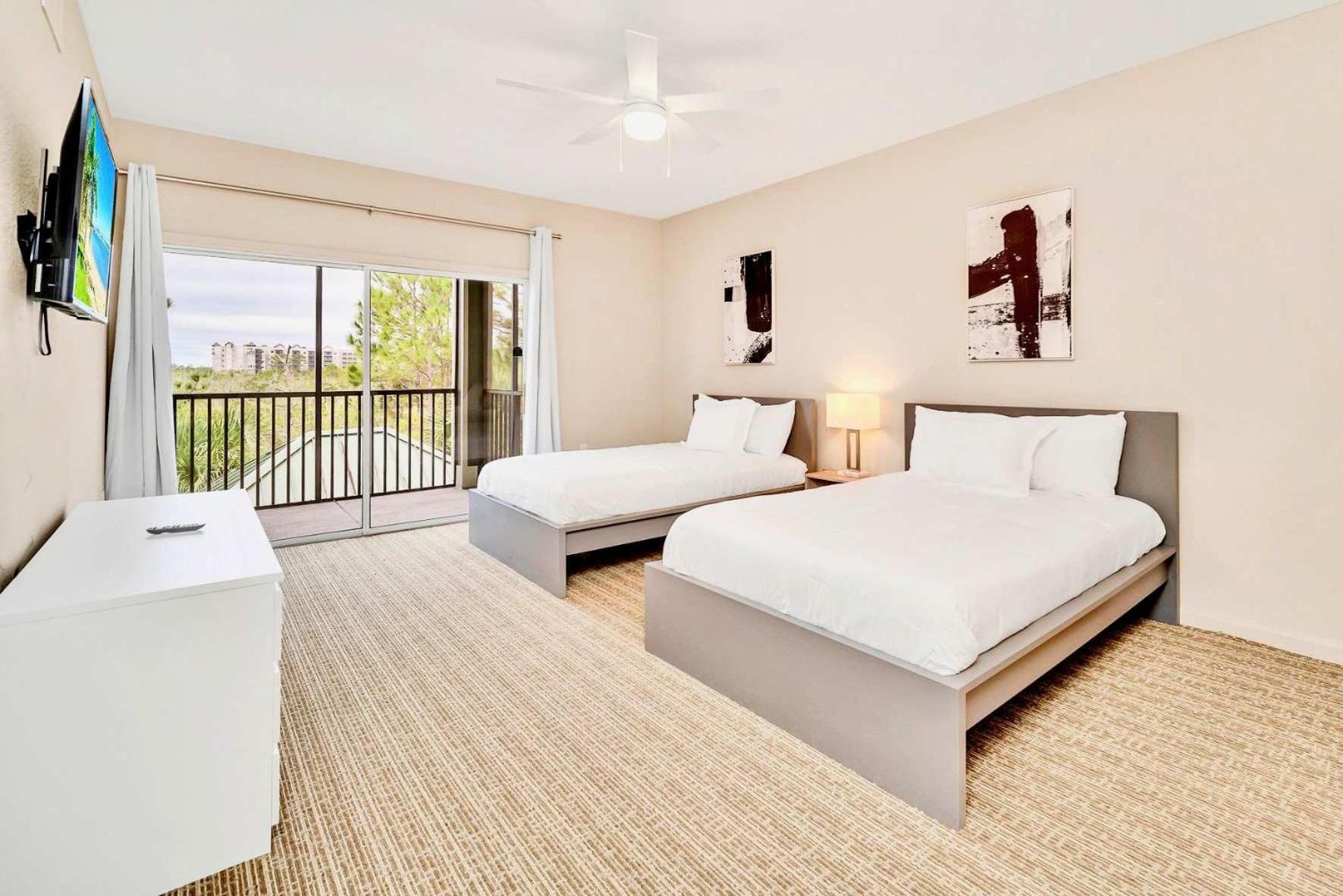 Apartment With Patio- Near Disney! Holiday home Orlando