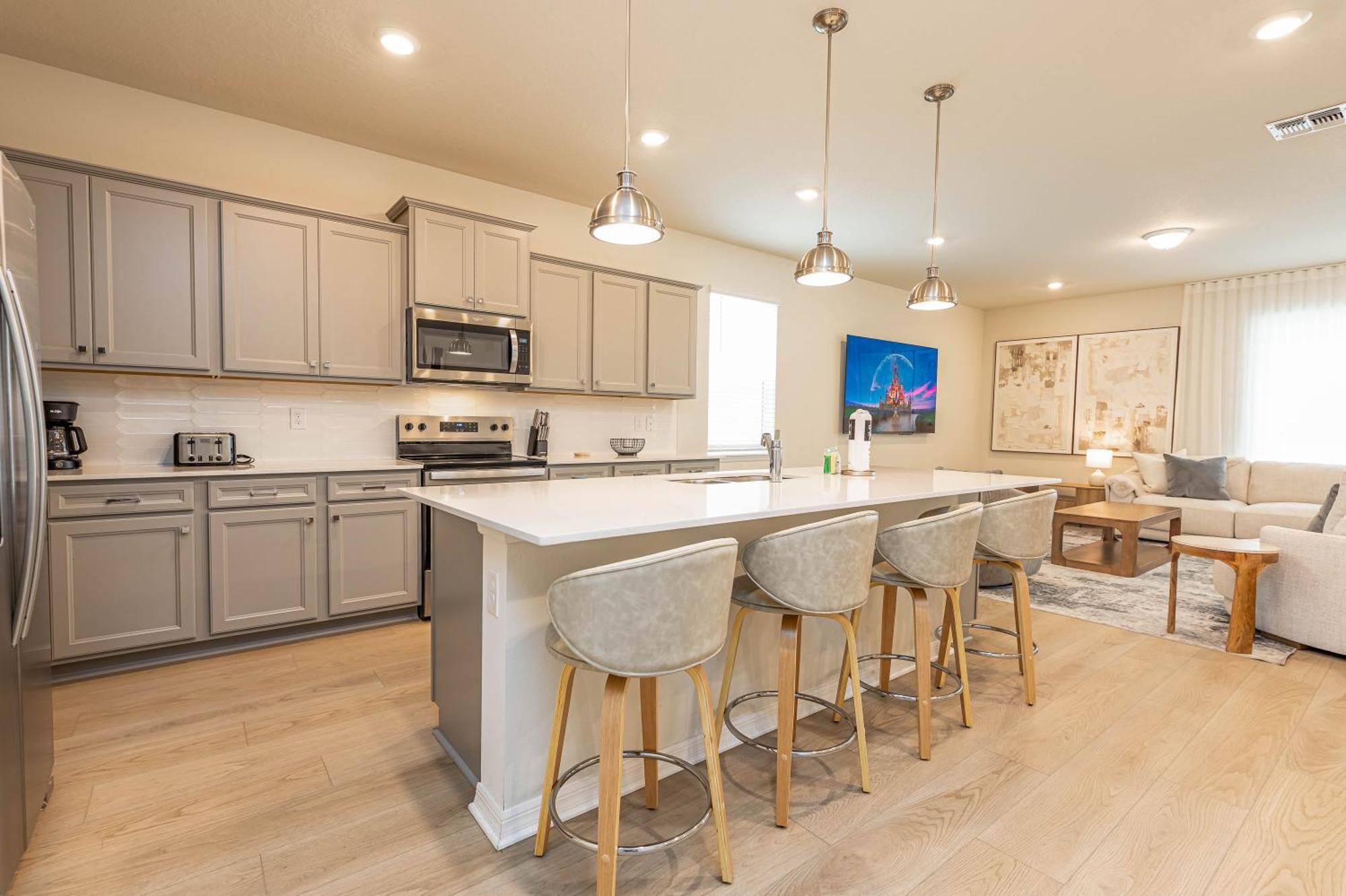 Spacious 8-bedroom In Clermont *
