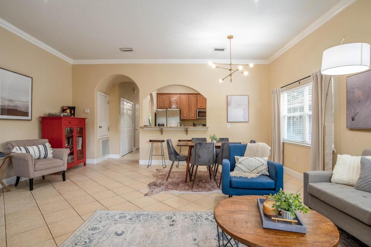 Modern Dt Home-king Size Bed-patios-long Stays-wifi Holiday home
