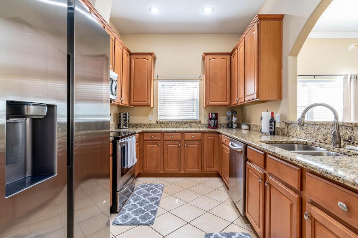 Modern Dt Home-king Size Bed-patios-long Stays-wifi Holiday home *
