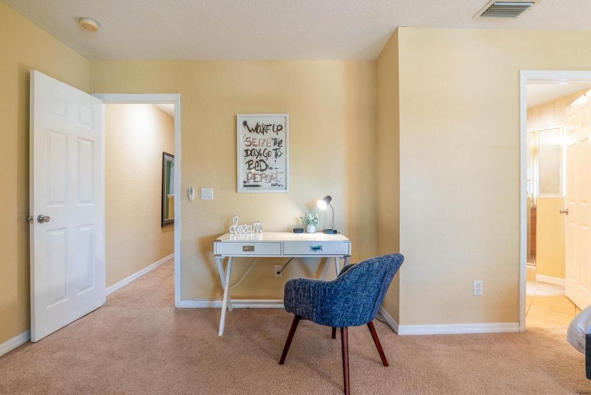 Modern Dt Home-king Size Bed-patios-long Stays-wifi Holiday home Orlando