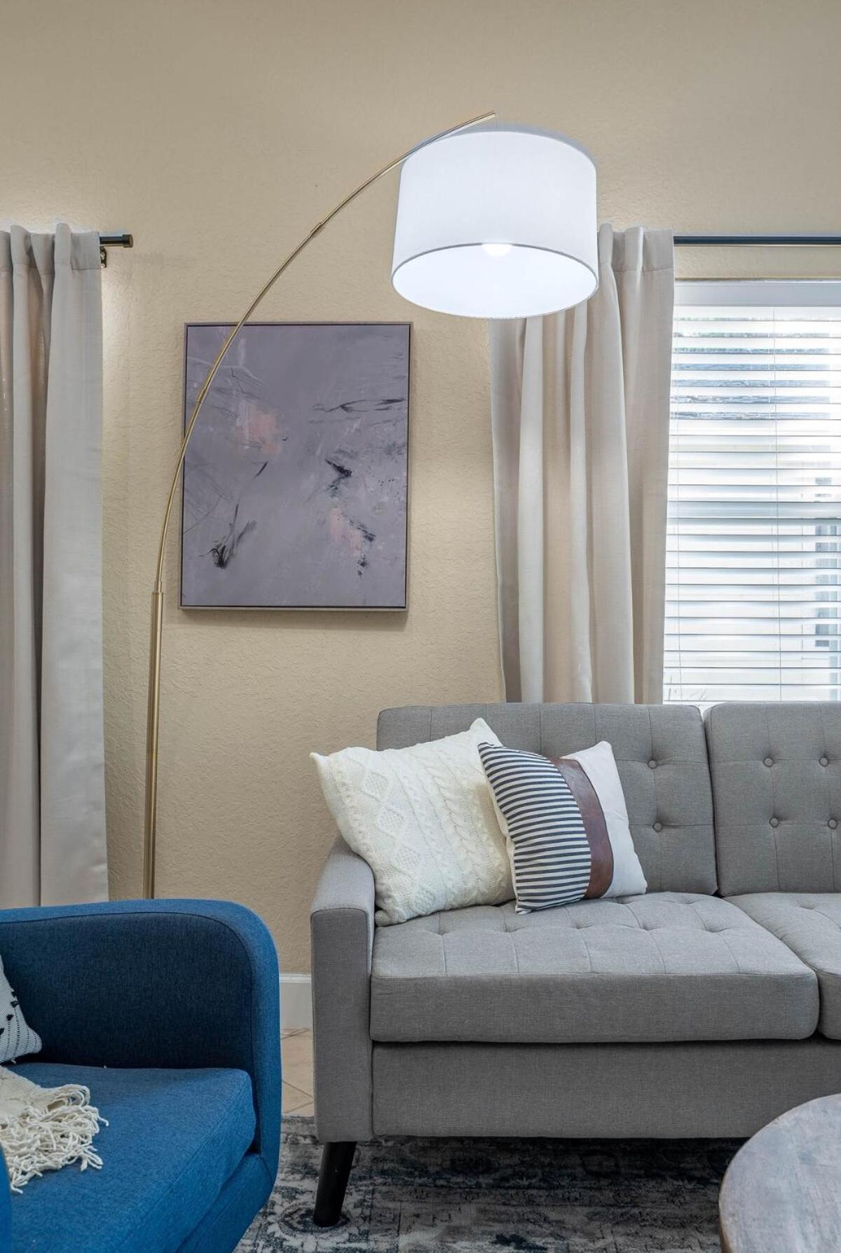 Modern Dt Home-king Size Bed-patios-long Stays-wifi Holiday home Orlando