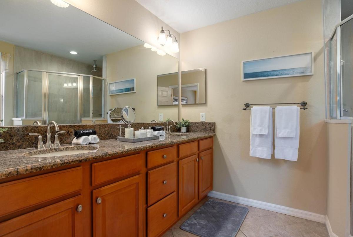 Modern Dt Home-king Size Bed-patios-long Stays-wifi * Orlando