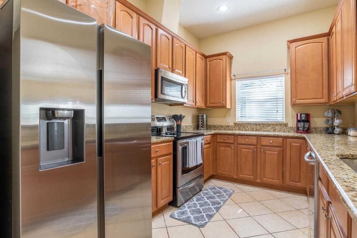 Modern Dt Home-king Size Bed-patios-long Stays-wifi