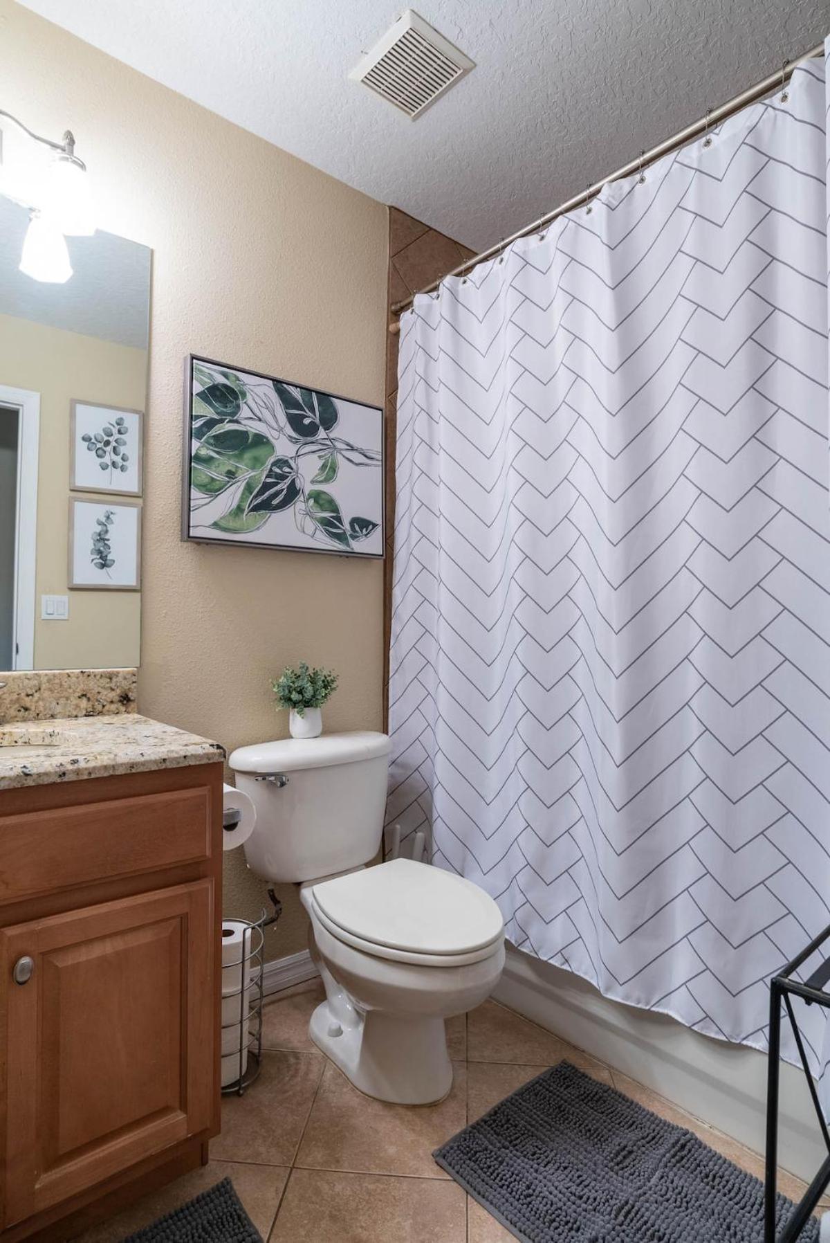 Modern Dt Home-king Size Bed-patios-long Stays-wifi *