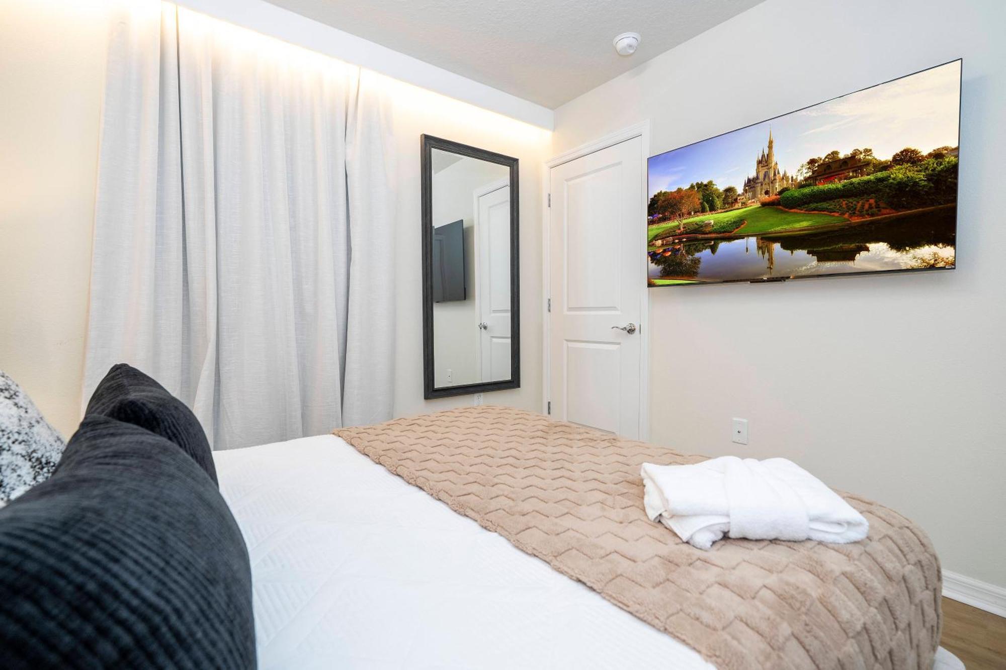 Holiday home Gorgeous Townhome W 5bd Close To 1141 *