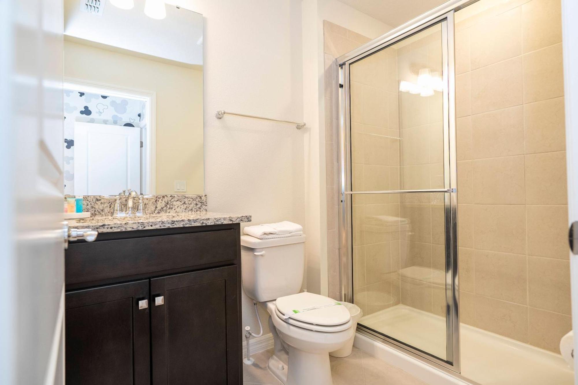 Gorgeous Townhome W 5bd Close To 1141 Holiday home Orlando