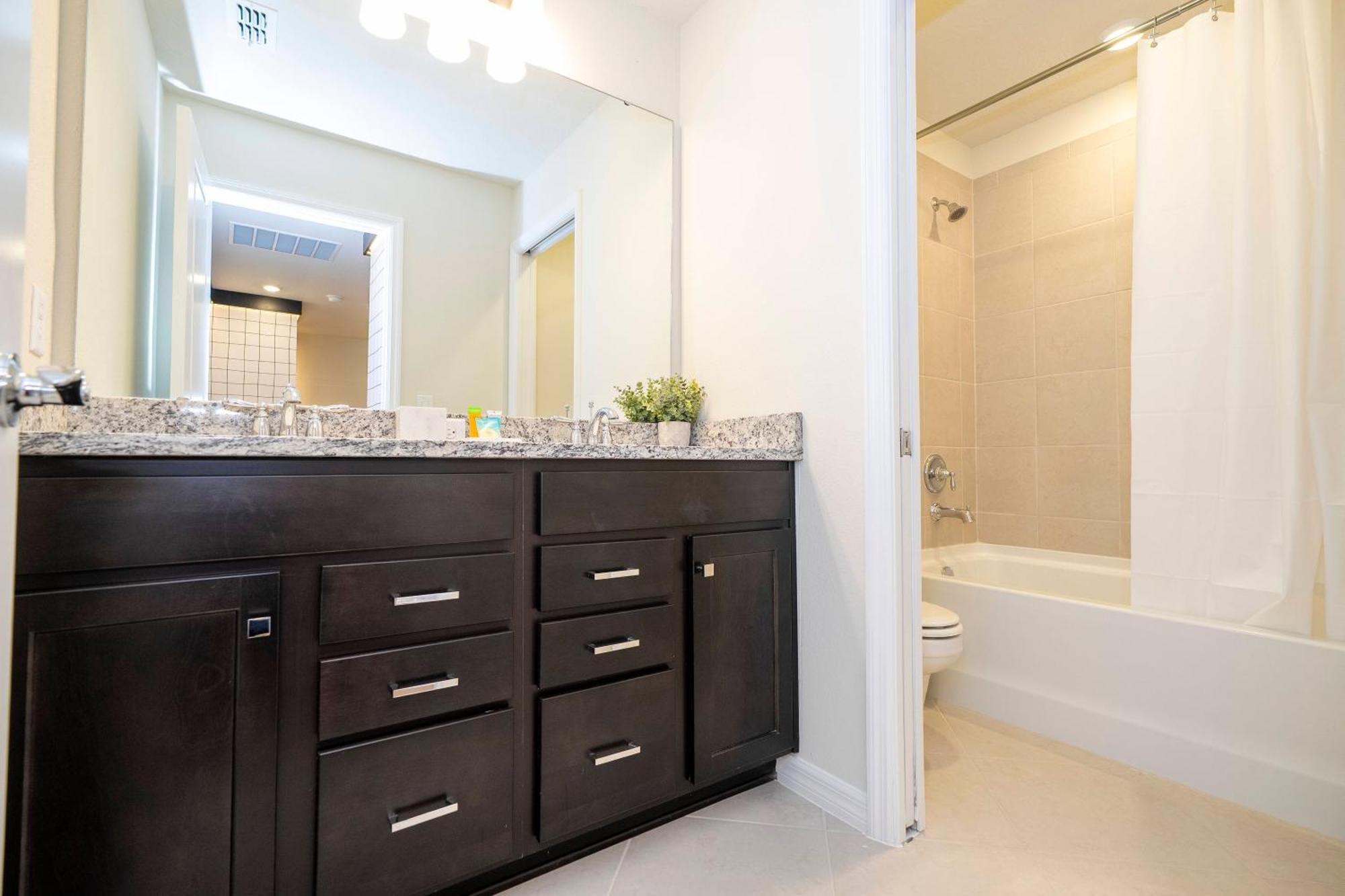 Holiday home Gorgeous Townhome W 5bd Close To 1141