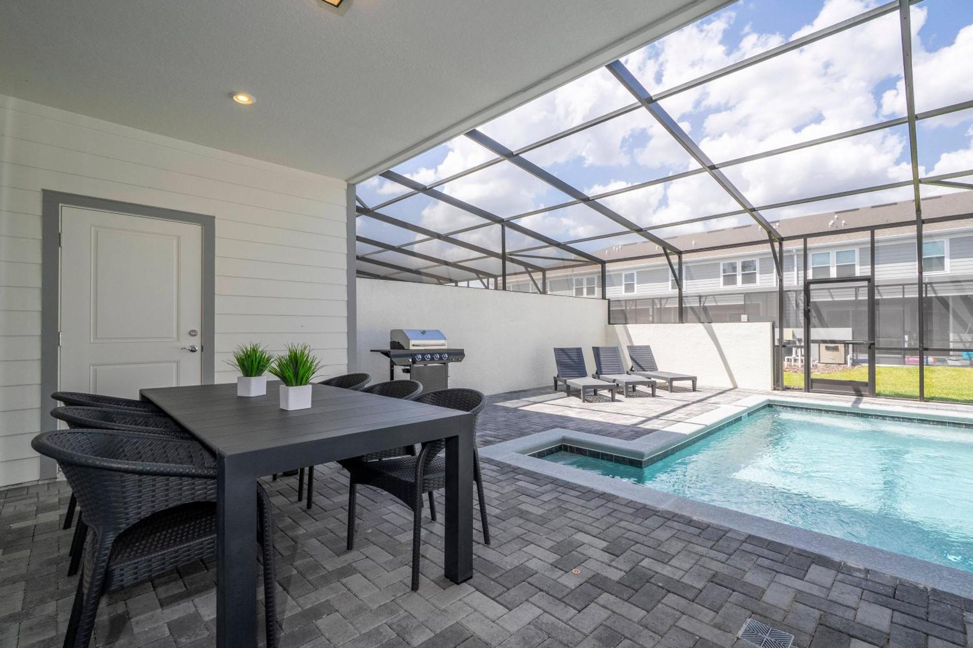 Holiday home Gorgeous Townhome W 5bd Close To 1141 *
