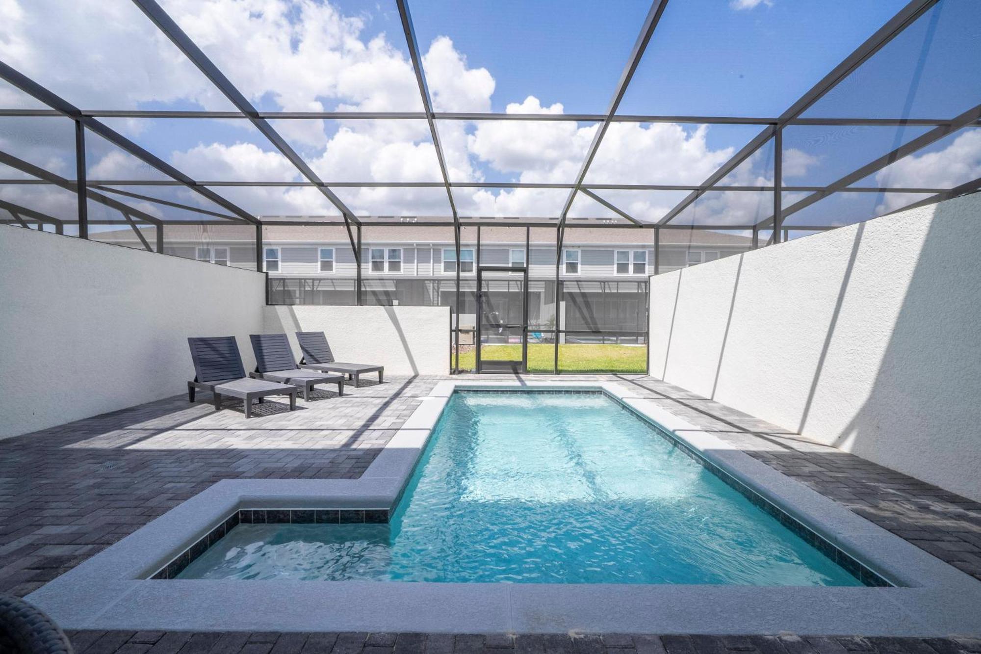 Holiday home Gorgeous Townhome W 5bd Close To 1141 *