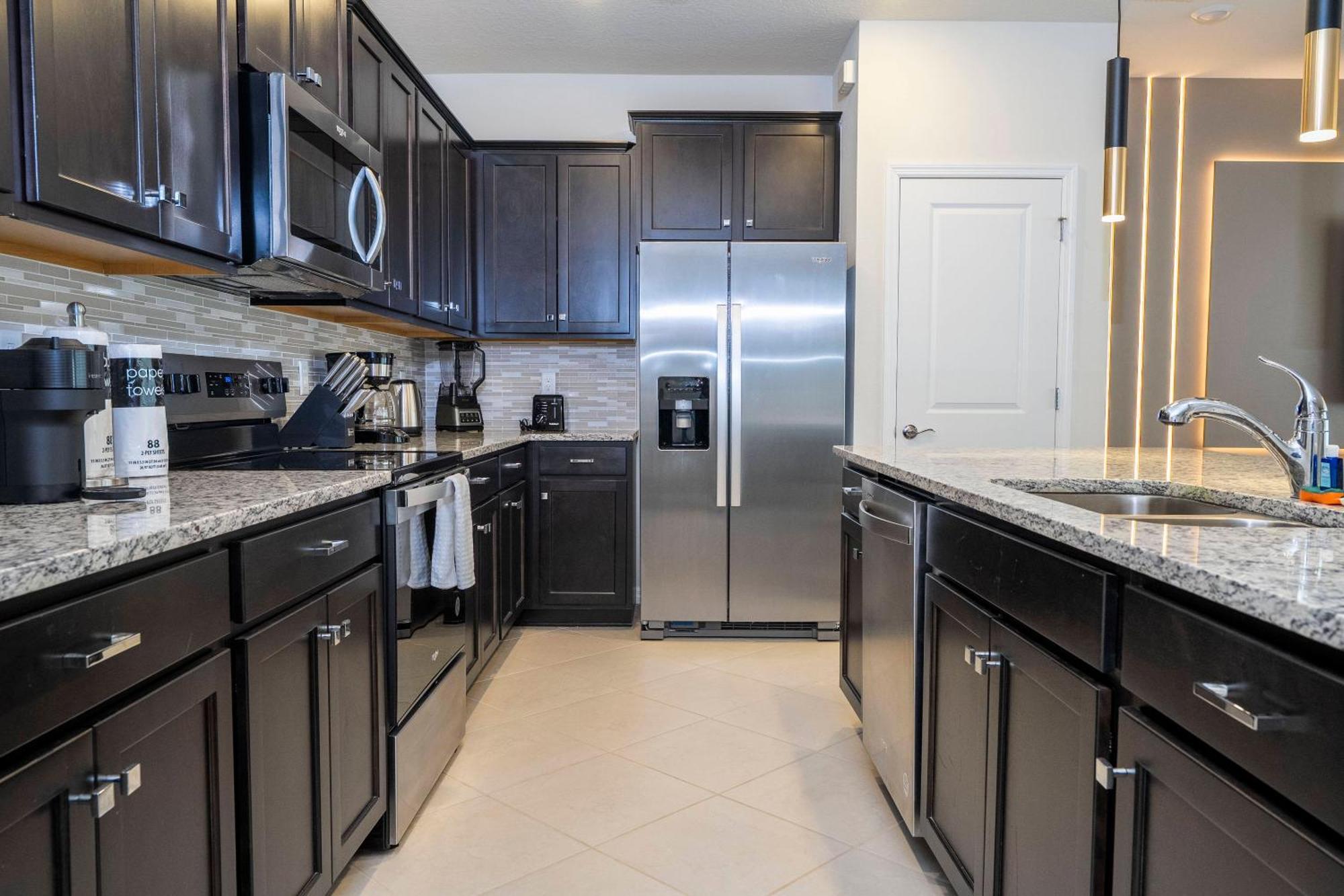 Gorgeous Townhome W 5bd Close To 1141 * Orlando