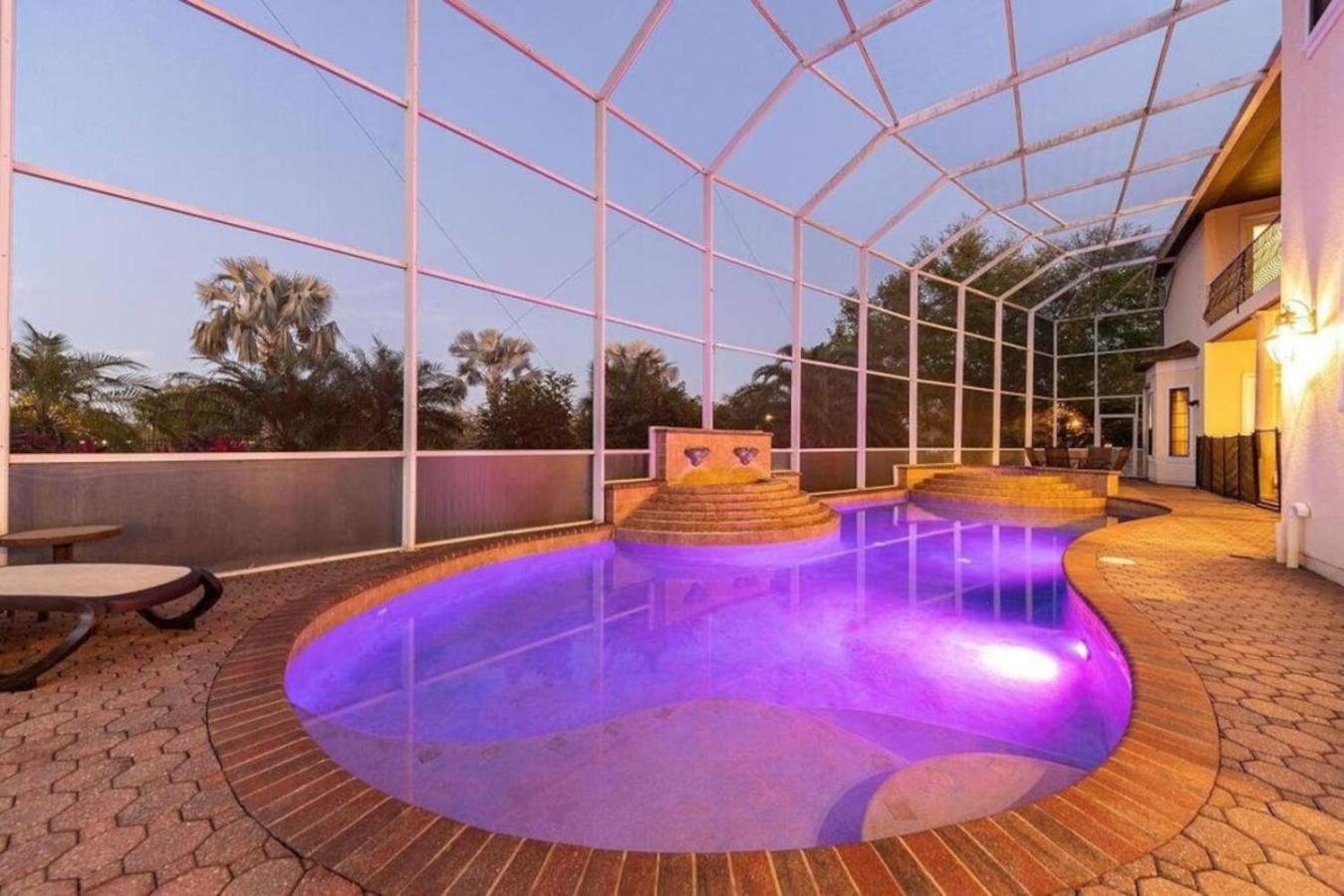 Luxury Pool - View *