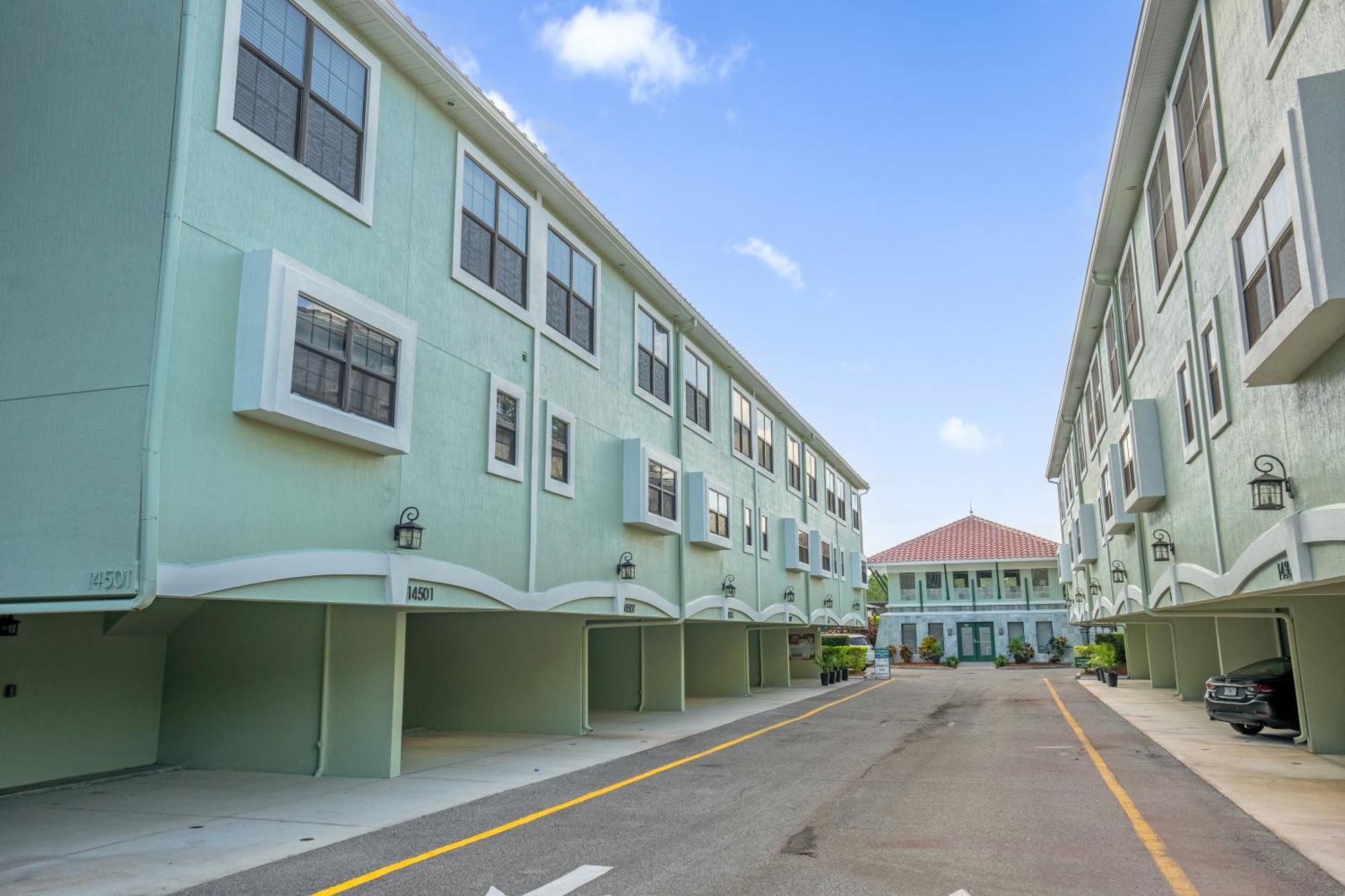Easter Sale! Freshly Renovated Townhome By Disney! Holiday home