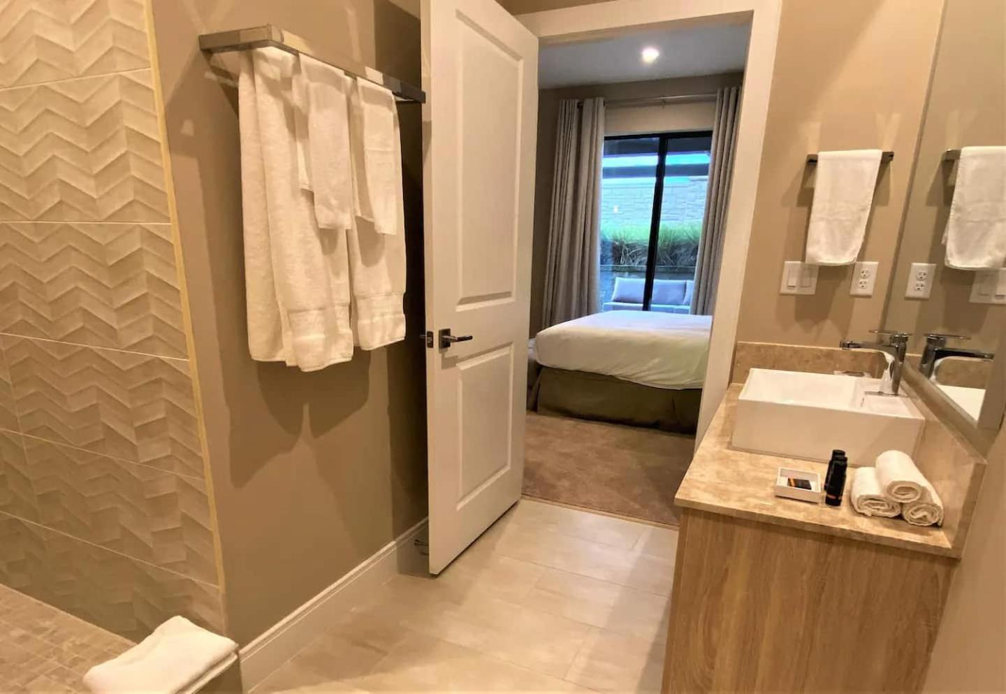 Holiday home Sophisticated 4 En W Private Hot Tub & Bb *