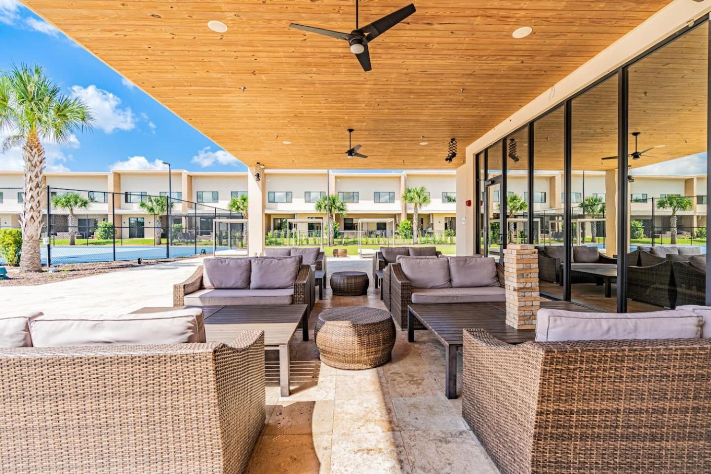 Sophisticated 4 En W Private Hot Tub & Bb Orlando
