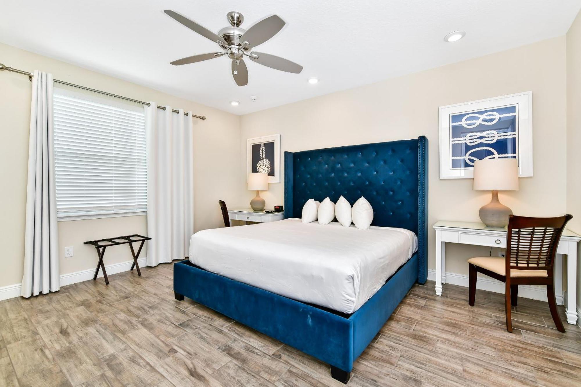 Holiday home Sunrise With Private Pool Near With Margaritaville Island H2o Access - 8017su *