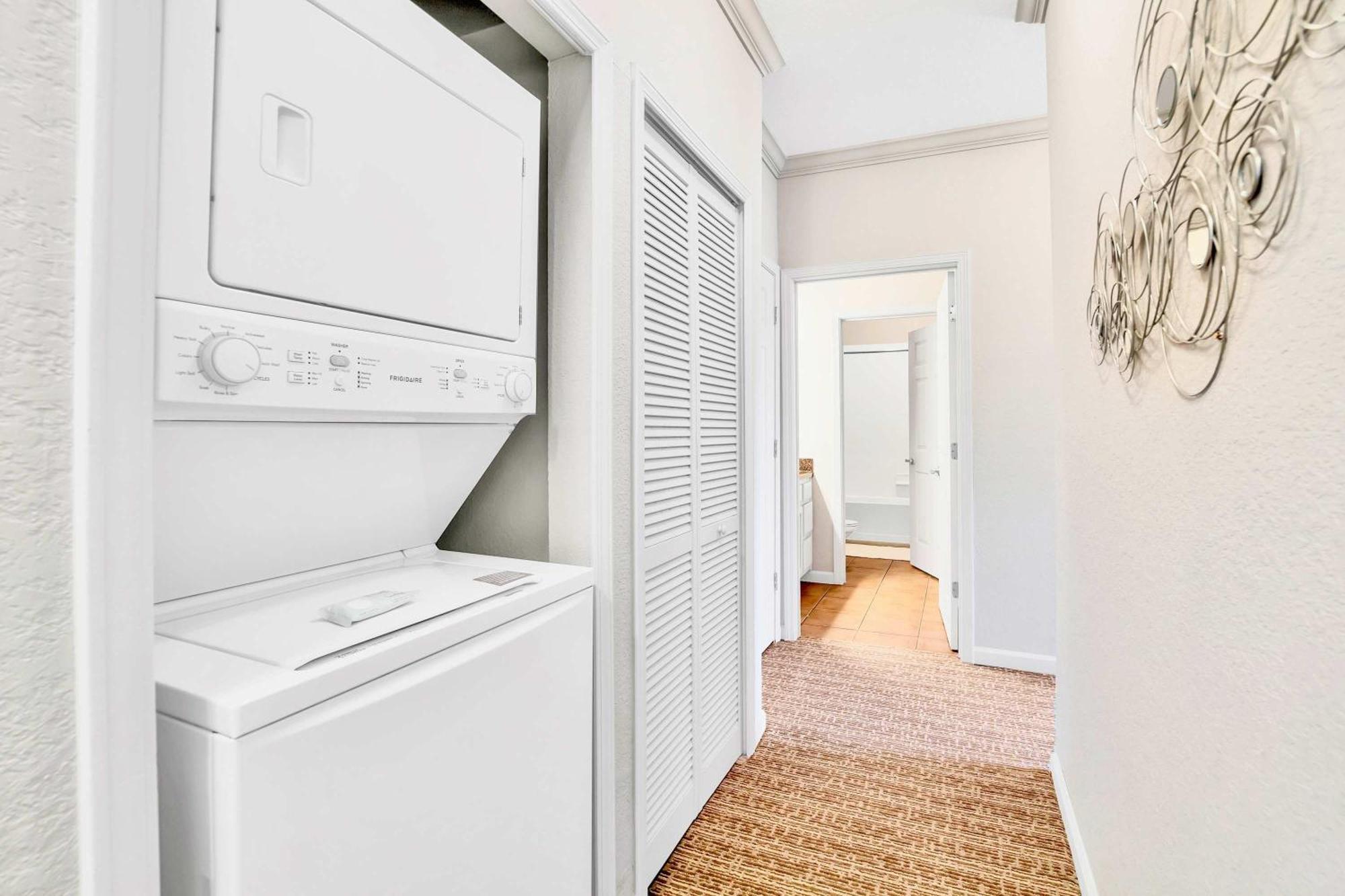 Holiday home Upscale 3br Near - Pool And Hot Tub! *