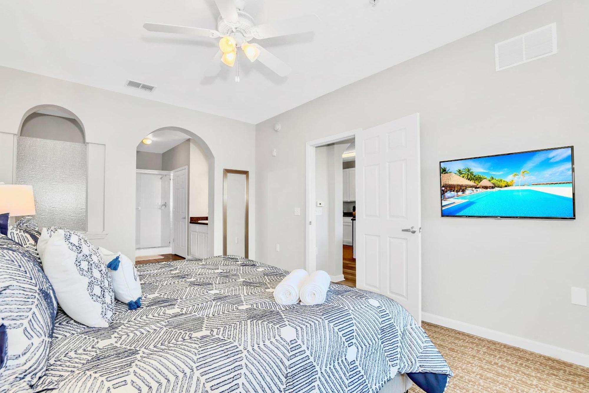 Stunning 3br Near - Pool And Hot Tub!
