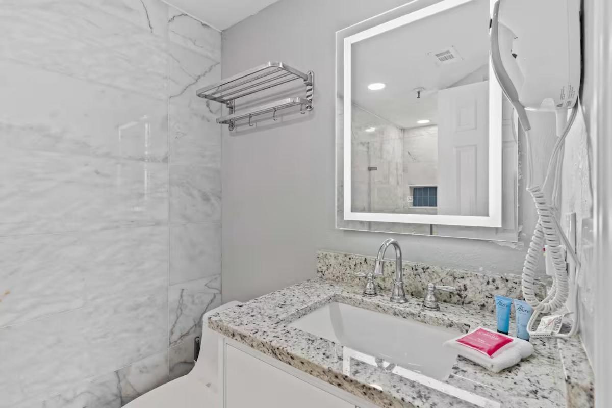2701 Enclave Near Univesal-lakeview Apartment