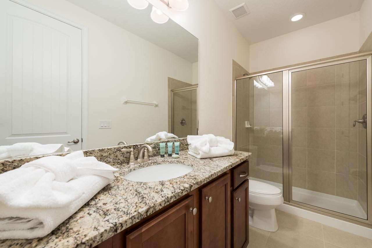 New House, Ecolab Sanitzed, Near Disney, Pool Fence Holiday home