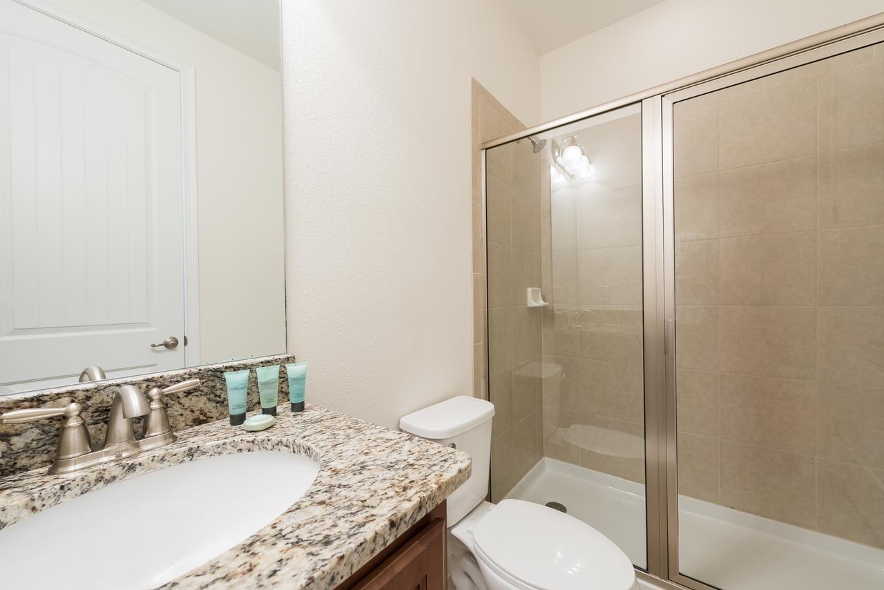 New House, Ecolab Sanitzed, Near Disney, Pool Fence Holiday home *