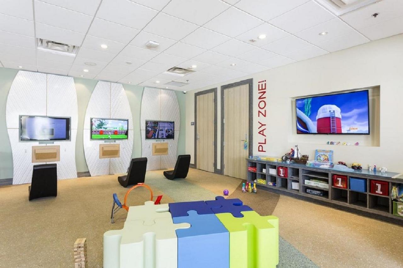 New House, Ecolab Sanitzed, Near Disney, Pool Fence Holiday home Orlando