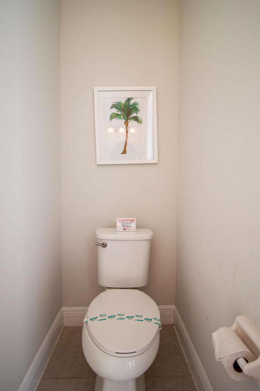 Holiday home 8 Bedroom Vacation With Pool 2107