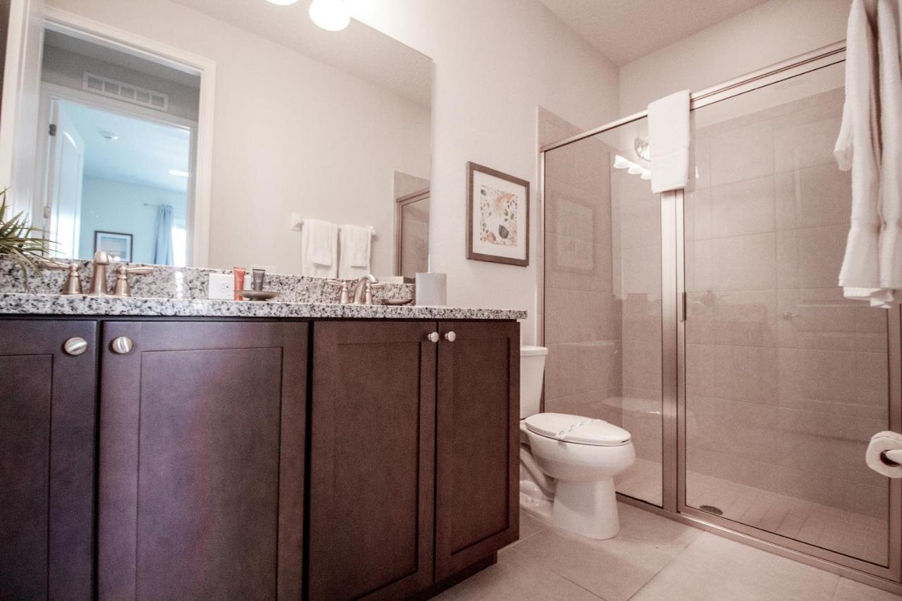 8 Bedroom Vacation With Pool 2107 Holiday home Orlando