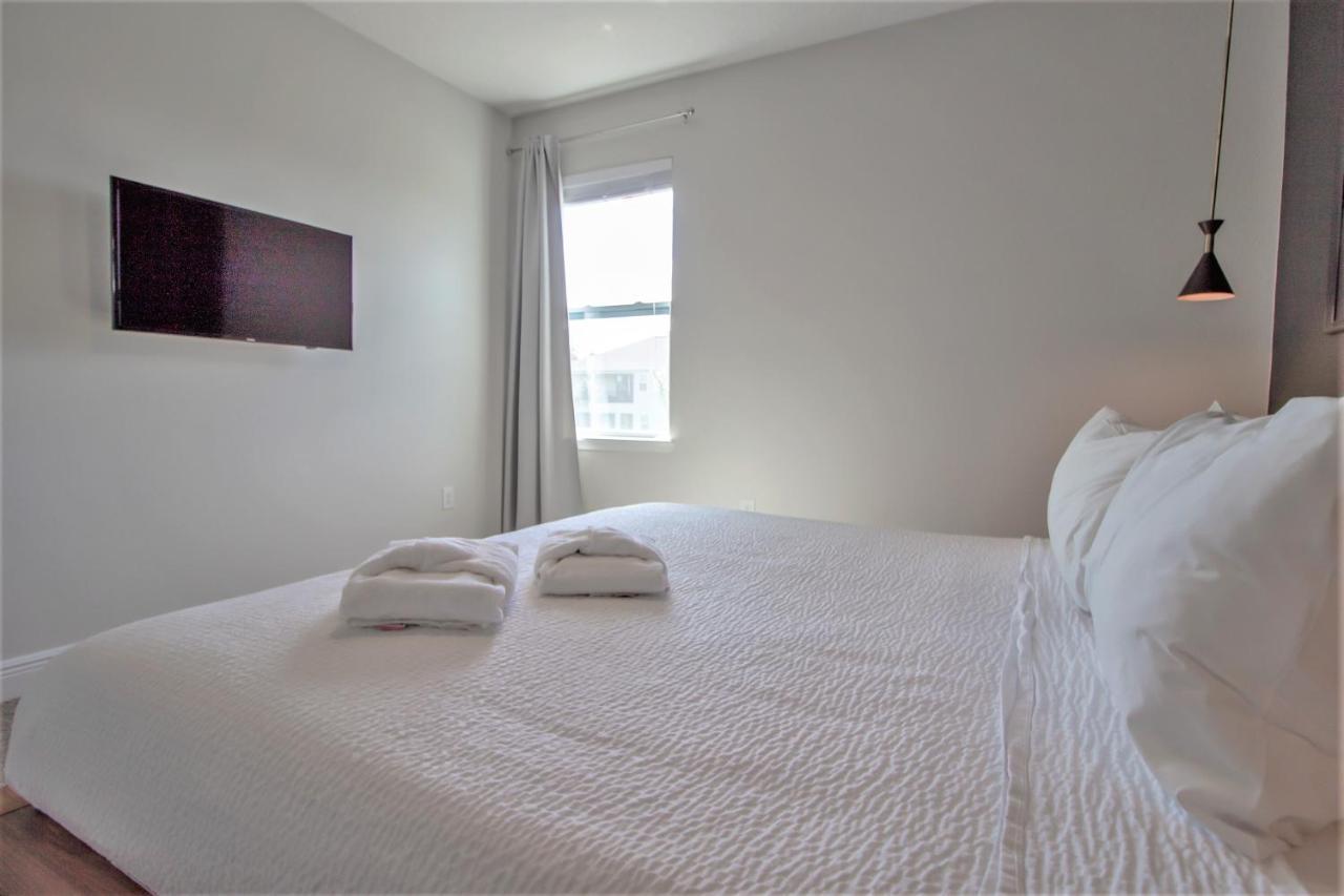 8 Bedroom Vacation With Pool 2107 Orlando