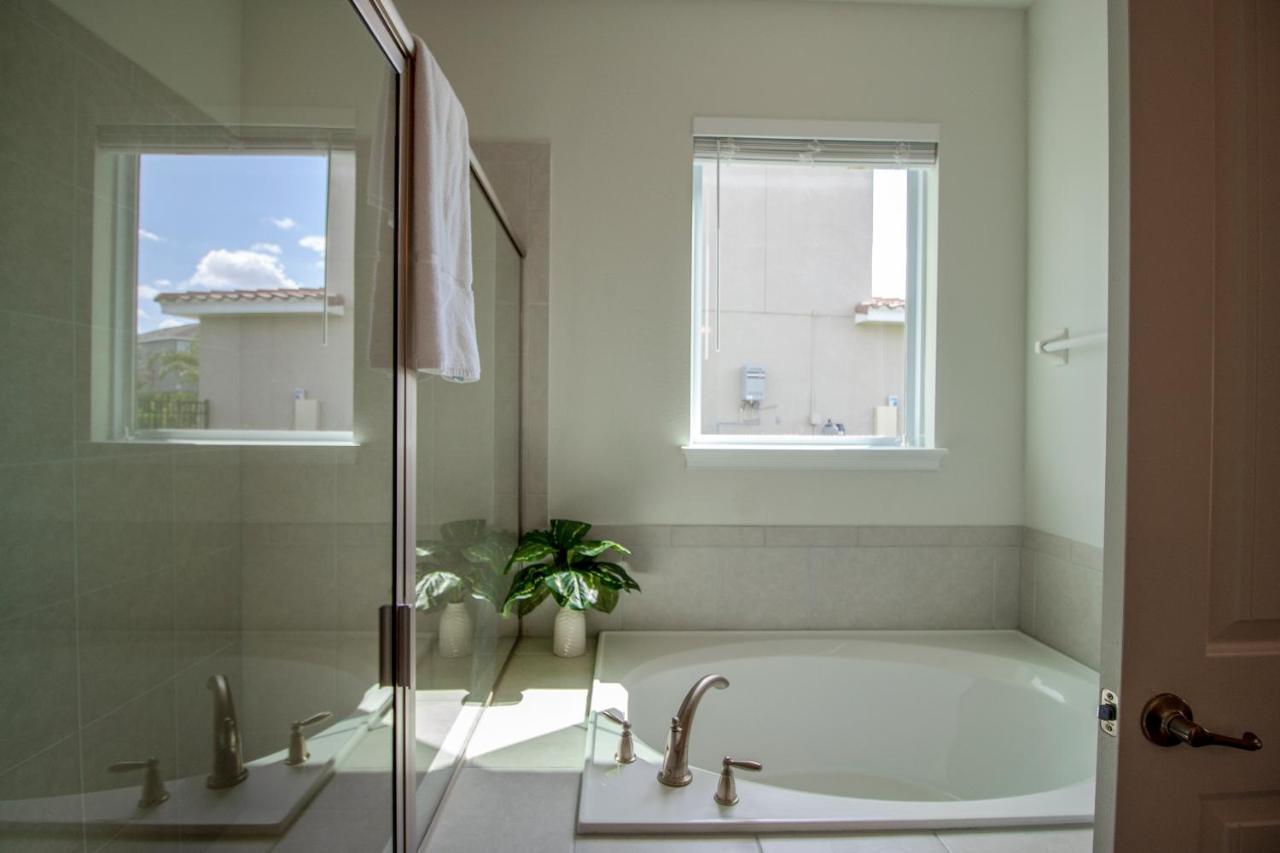 8 Bedroom Vacation With Pool 2107 Holiday home *