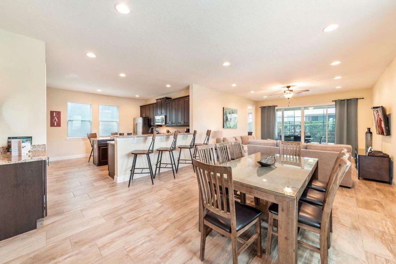 Lovely By Rentyl Near With Private Screened In Pool & Amenities - 430l *