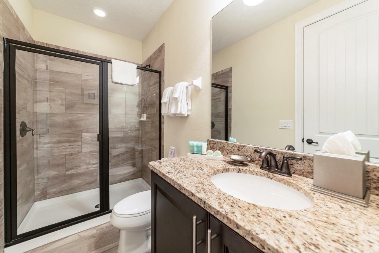 Lovely By Rentyl Near With Private Screened In Pool & Amenities - 430l Holiday home *