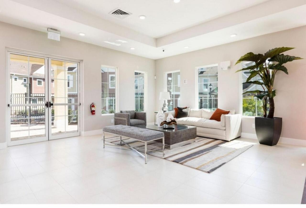 Holiday home Amazing Townhome With Summer Kitchen Su2668
