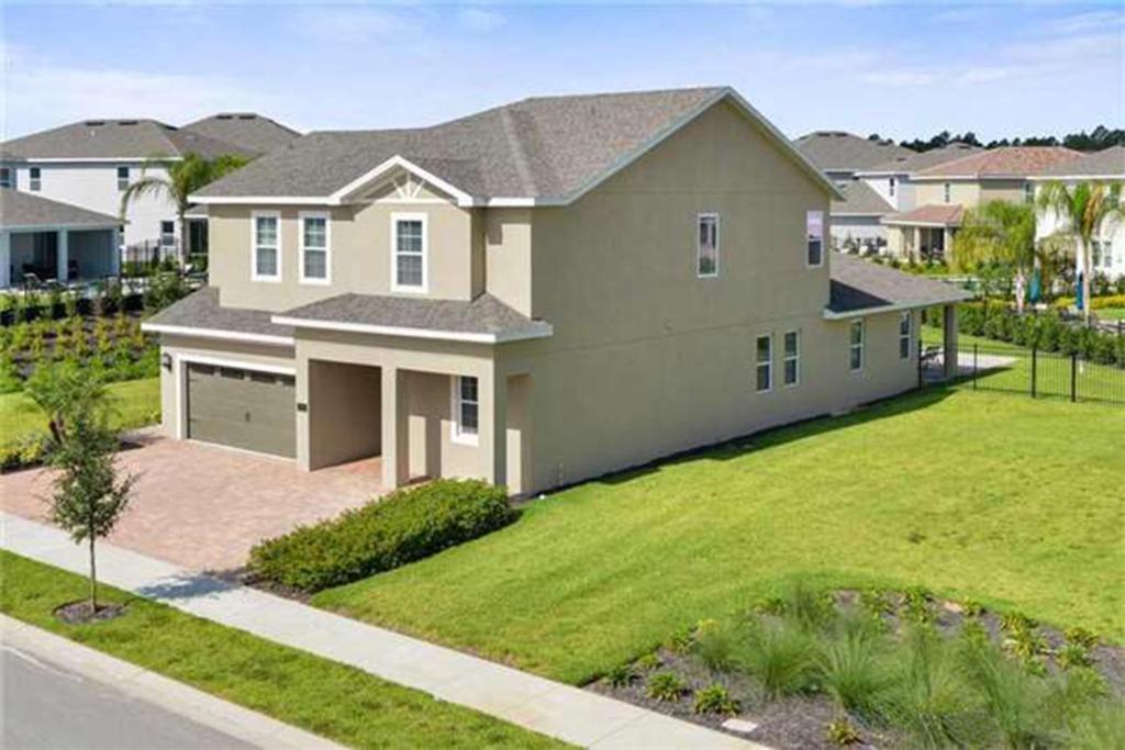8 Bedroom Vacation With Pool Holiday home