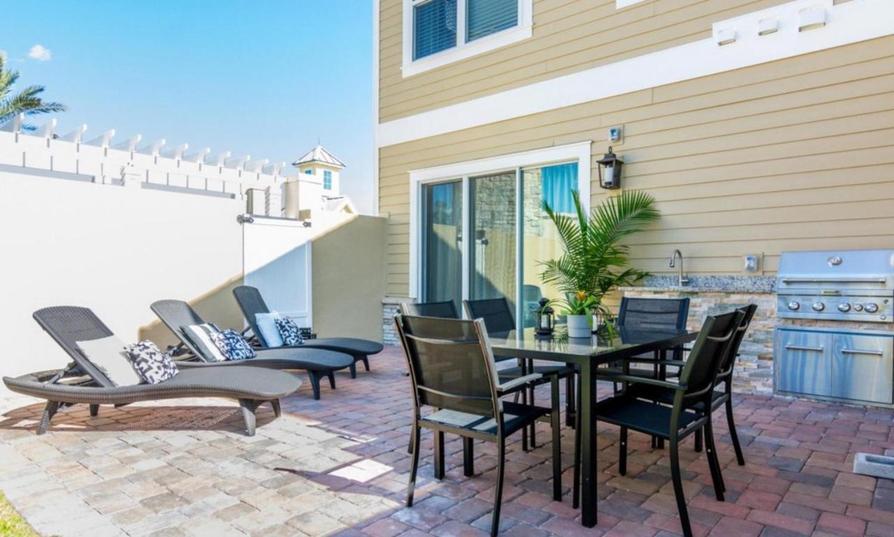 Amazing Townhome With Summer Kitchen Su2668