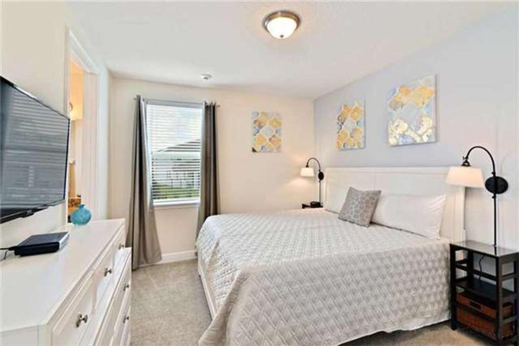 8 Bedroom Vacation With Pool * Orlando