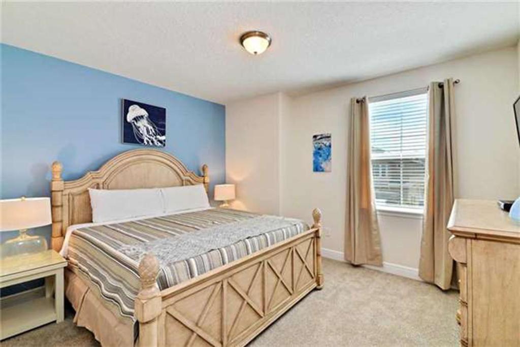 8 Bedroom Vacation With Pool