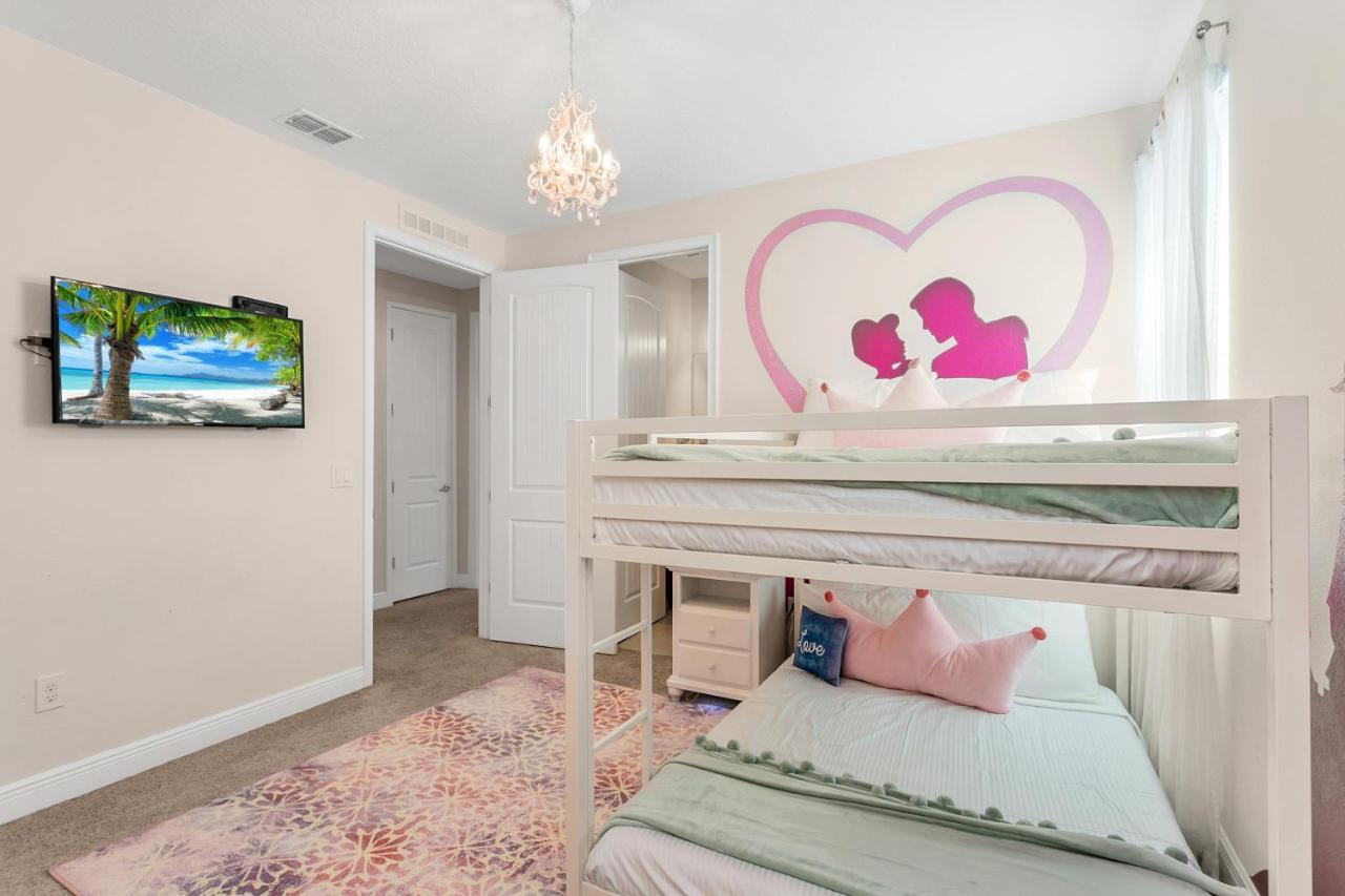 Holiday home 6 Bedroom Vacation With Pool Orlando