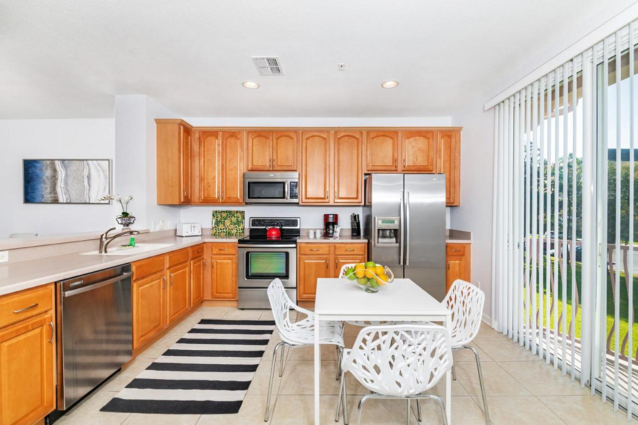Updated Vista Cay Townhome, 10 Min From Universal *