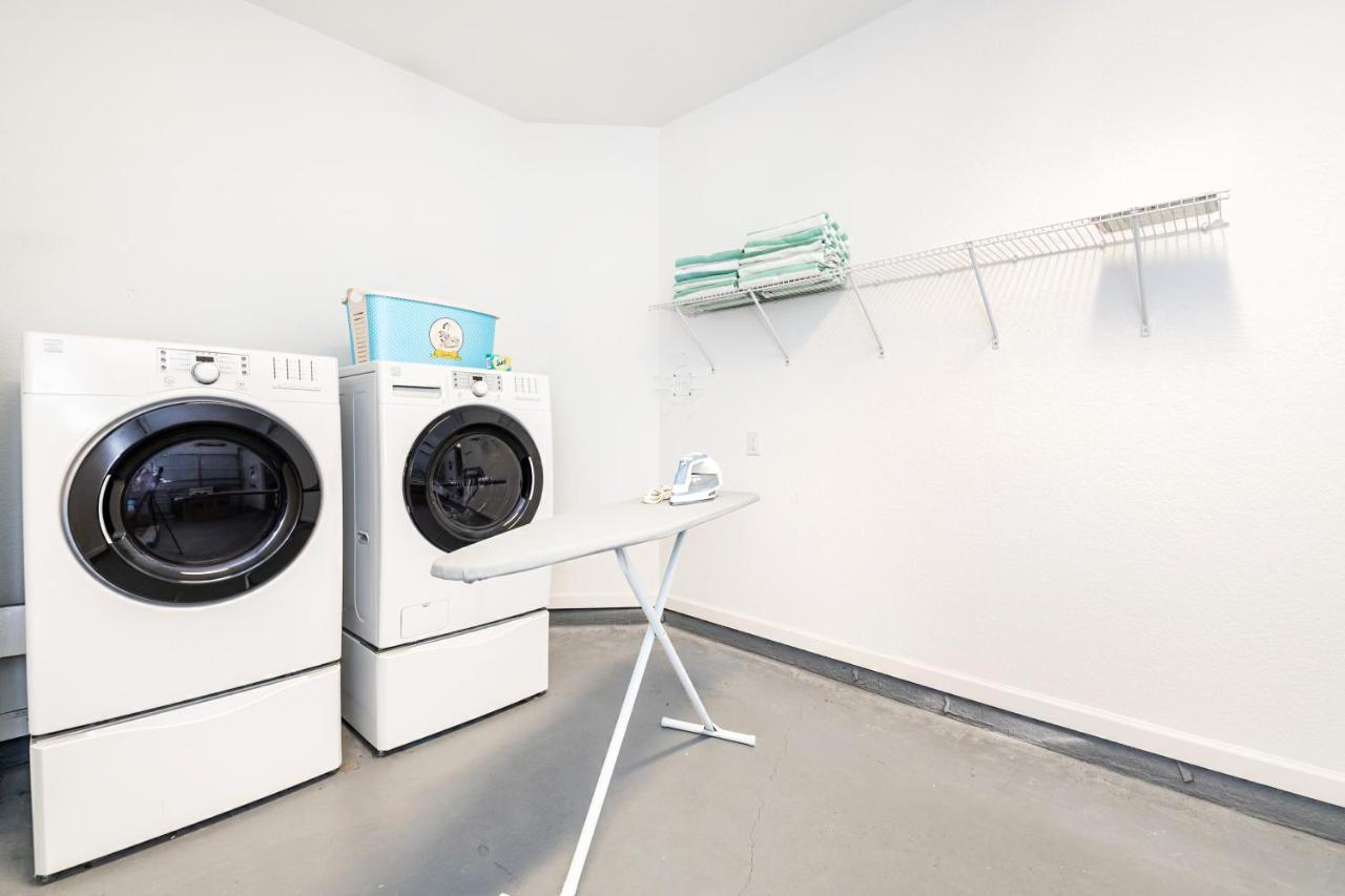 Updated Vista Cay Townhome, 10 Min From Universal Holiday home