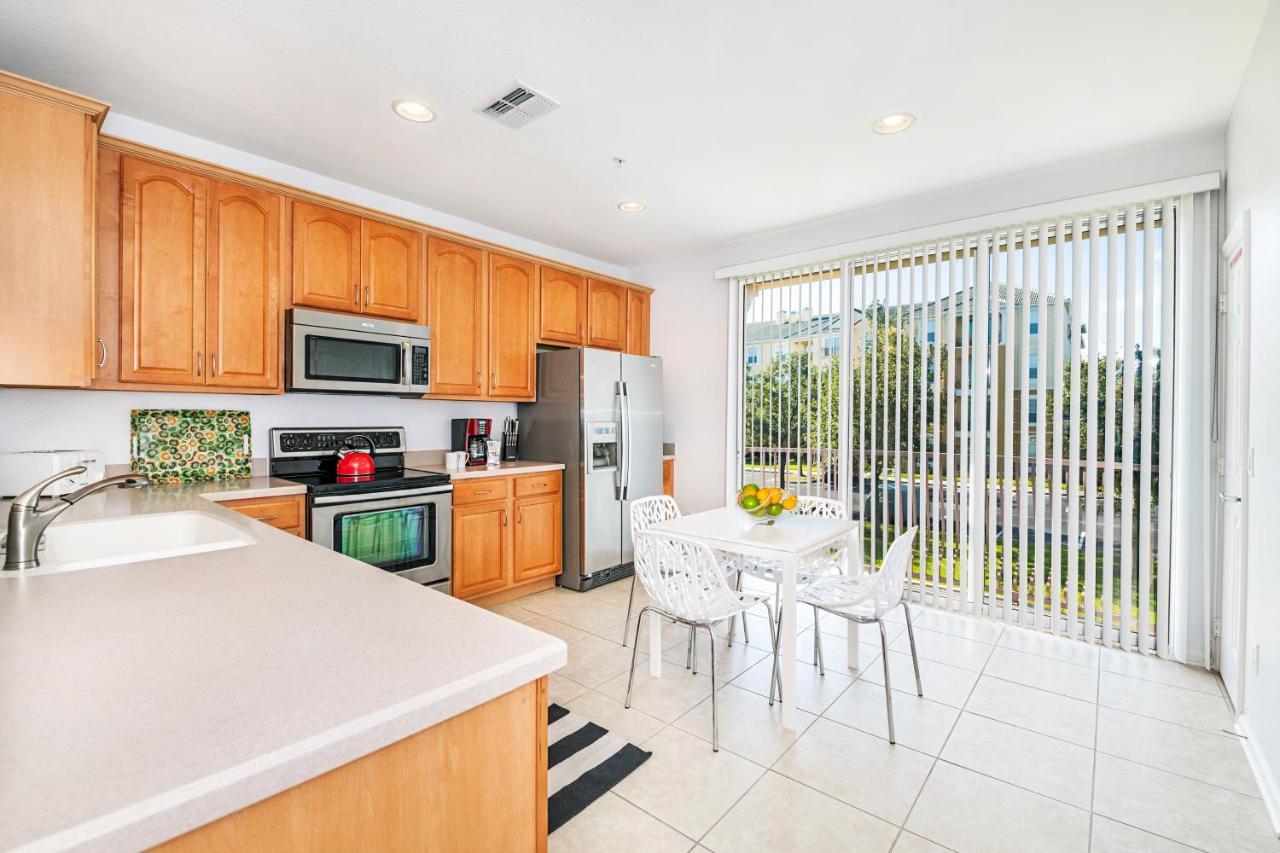 Updated Vista Cay Townhome, 10 Min From Universal Orlando