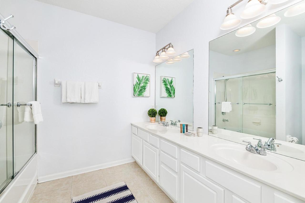 Holiday home Updated Vista Cay Townhome, 10 Min From Universal